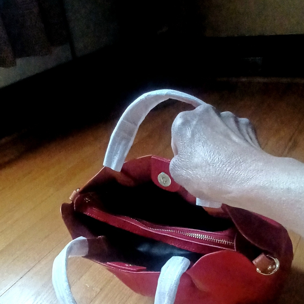 RED GENUINE TOP GRAIN LEATHER CROSSBODY HANDBAG-(NWOT) - Picture 4 of 6